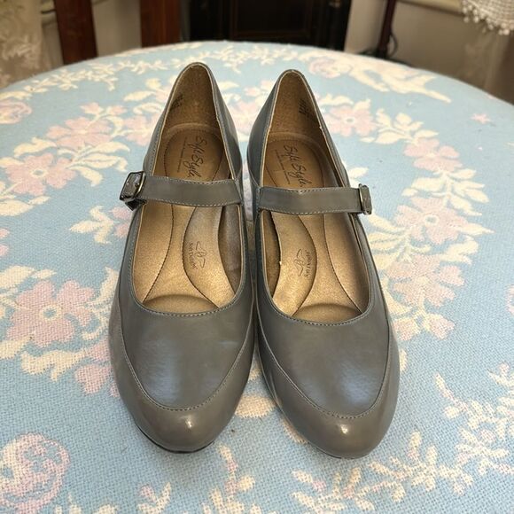 Hush Puppies Sz 10 Soft Delight Style Grey Patent Trim Maryjane Pumps - Picture 4 of 9